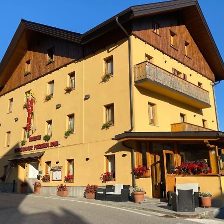 Hotel Trieste 타르비시오 외부 사진