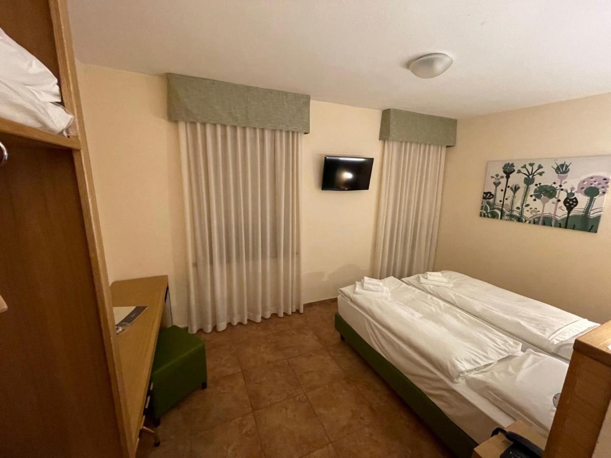 Hotel Trieste 타르비시오 외부 사진